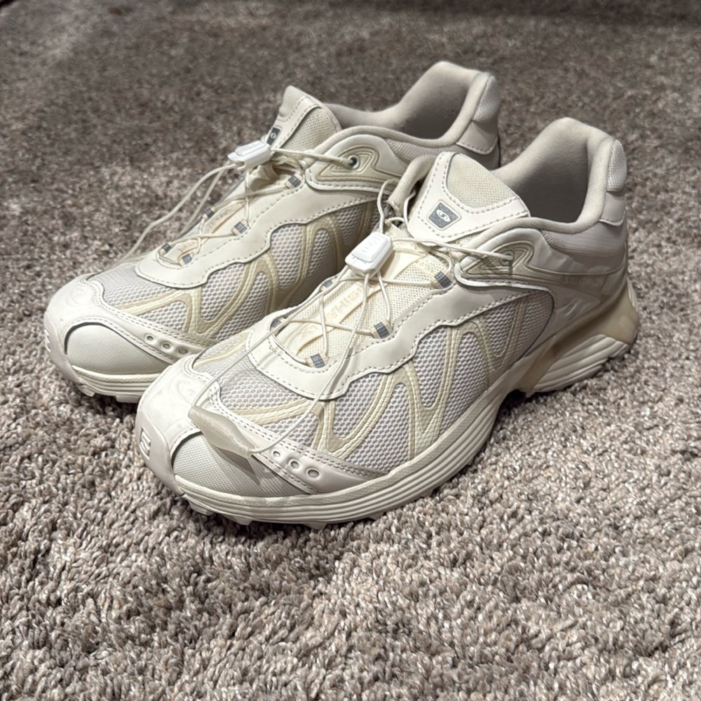 Women’s Salomon sneakers size 7.5